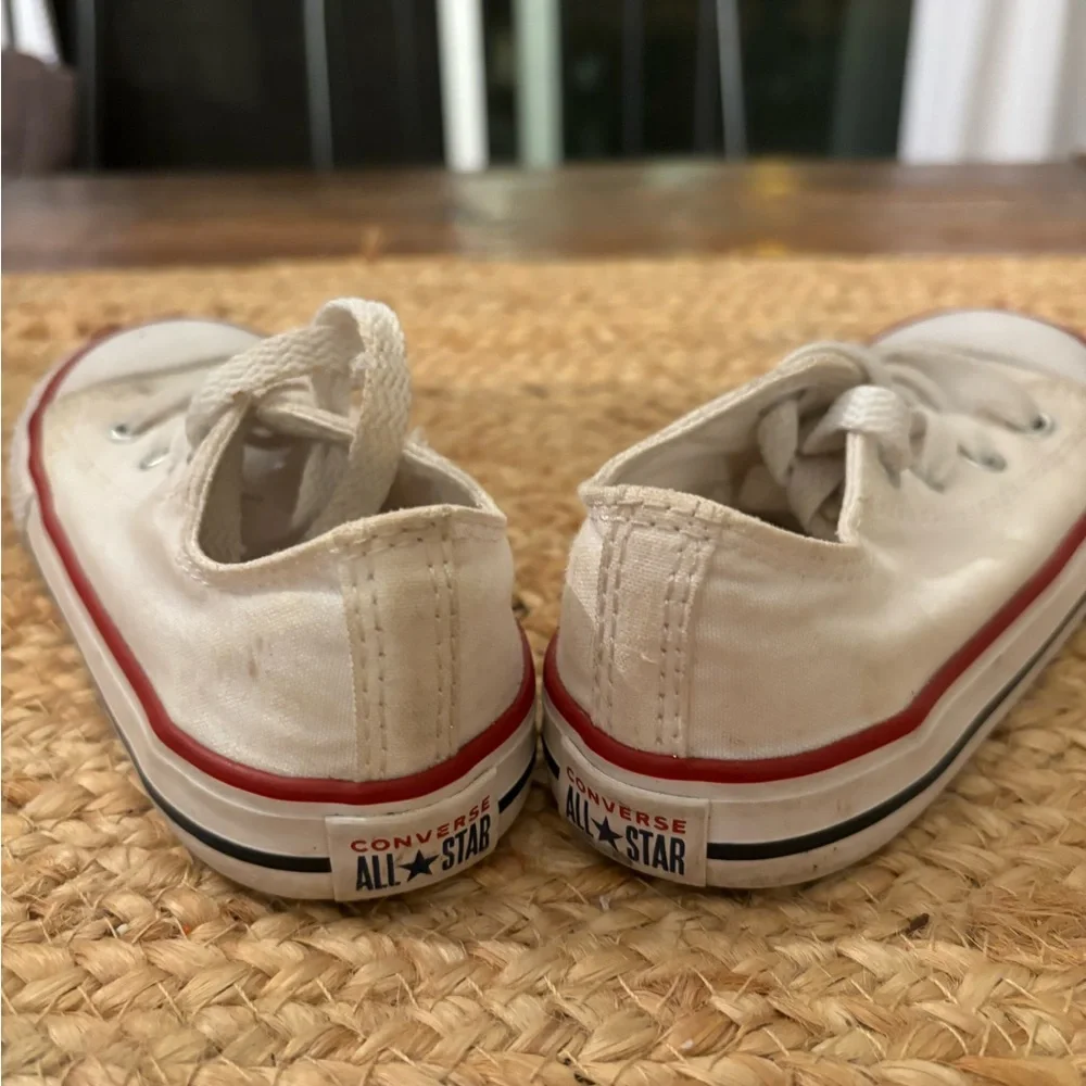 Converse‎ Chuck Taylor White Sneakers Infant Size 9